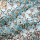 शादी के गाउन के लिए अनुक्रमित अद्वितीय फीता कपड़ा 135 सेमी चौड़ाई 3 डी कढ़ाई